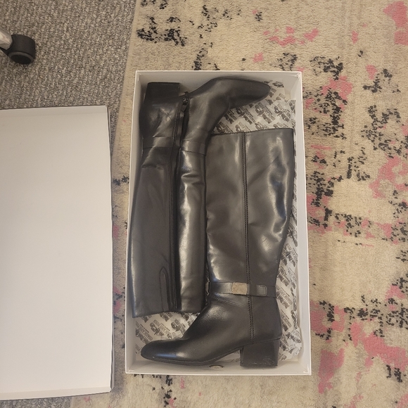 EUC..size 9 Coach and Four women's knee high leather boots! - Picture 5 of 8